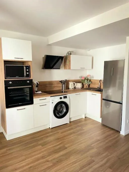 Duplex T3 Avec Jardin, Bord De Mer Et Parking Six-Fours-les-Plages 0*,  France